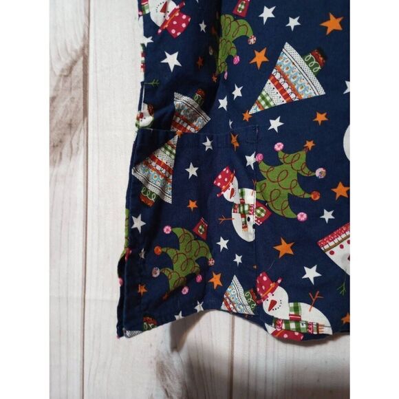 Scrub Wear Scrub Top Ladies Extra Large Navy Christmas Tree Snowman - Picture 4 of 8